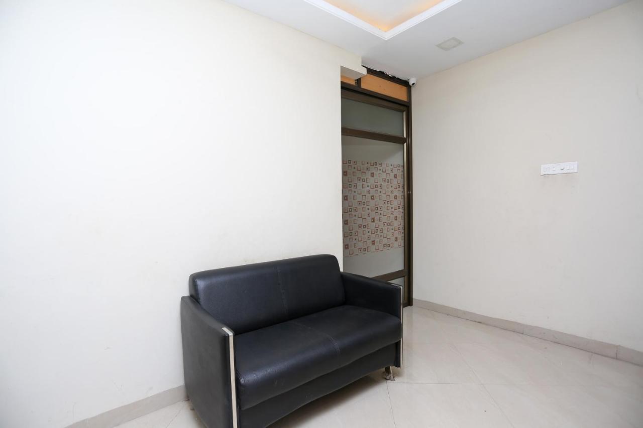 Oyo 14354 Amar Marriage Palace Hotell Dharmpura Exteriör bild