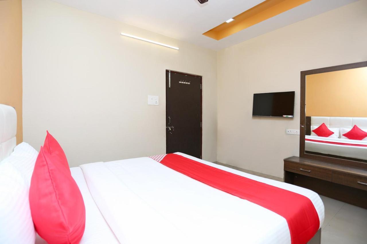 Oyo 14354 Amar Marriage Palace Hotell Dharmpura Exteriör bild