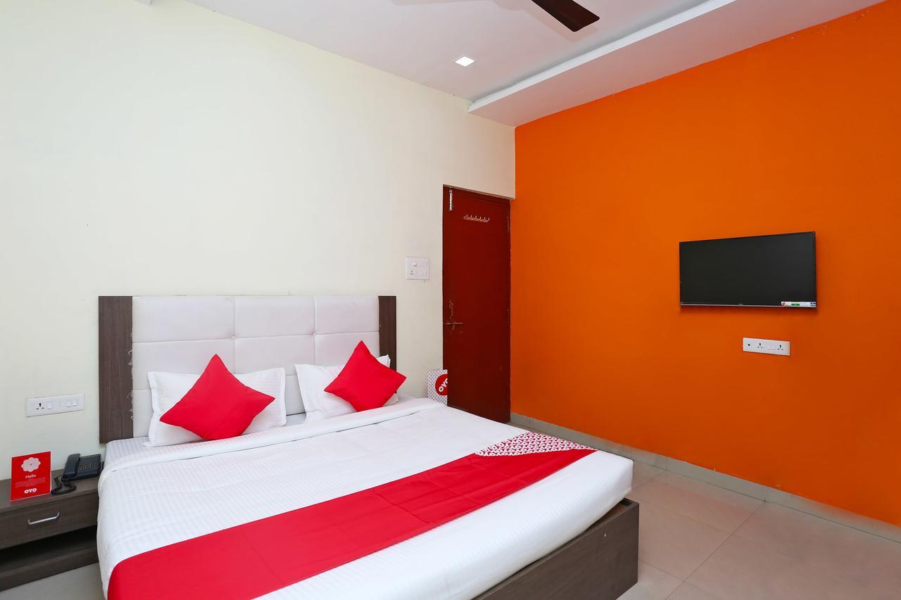 Oyo 14354 Amar Marriage Palace Hotell Dharmpura Exteriör bild