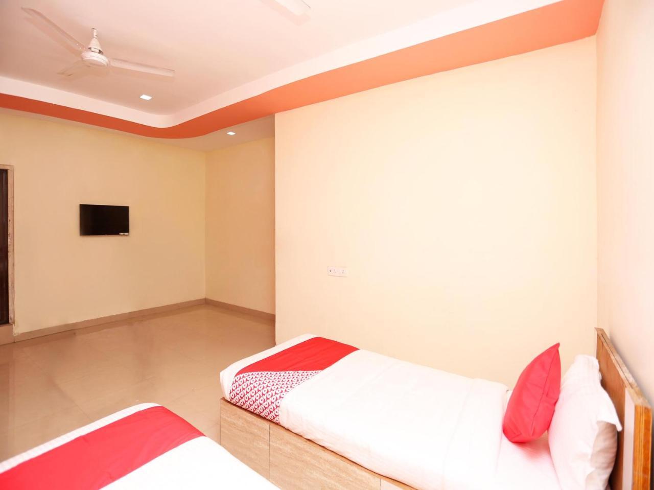 Oyo 14354 Amar Marriage Palace Hotell Dharmpura Exteriör bild